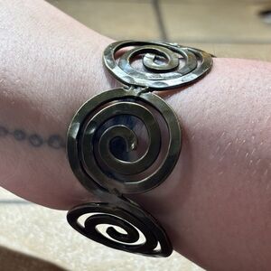 Elegant Spiral Gold Bracelet